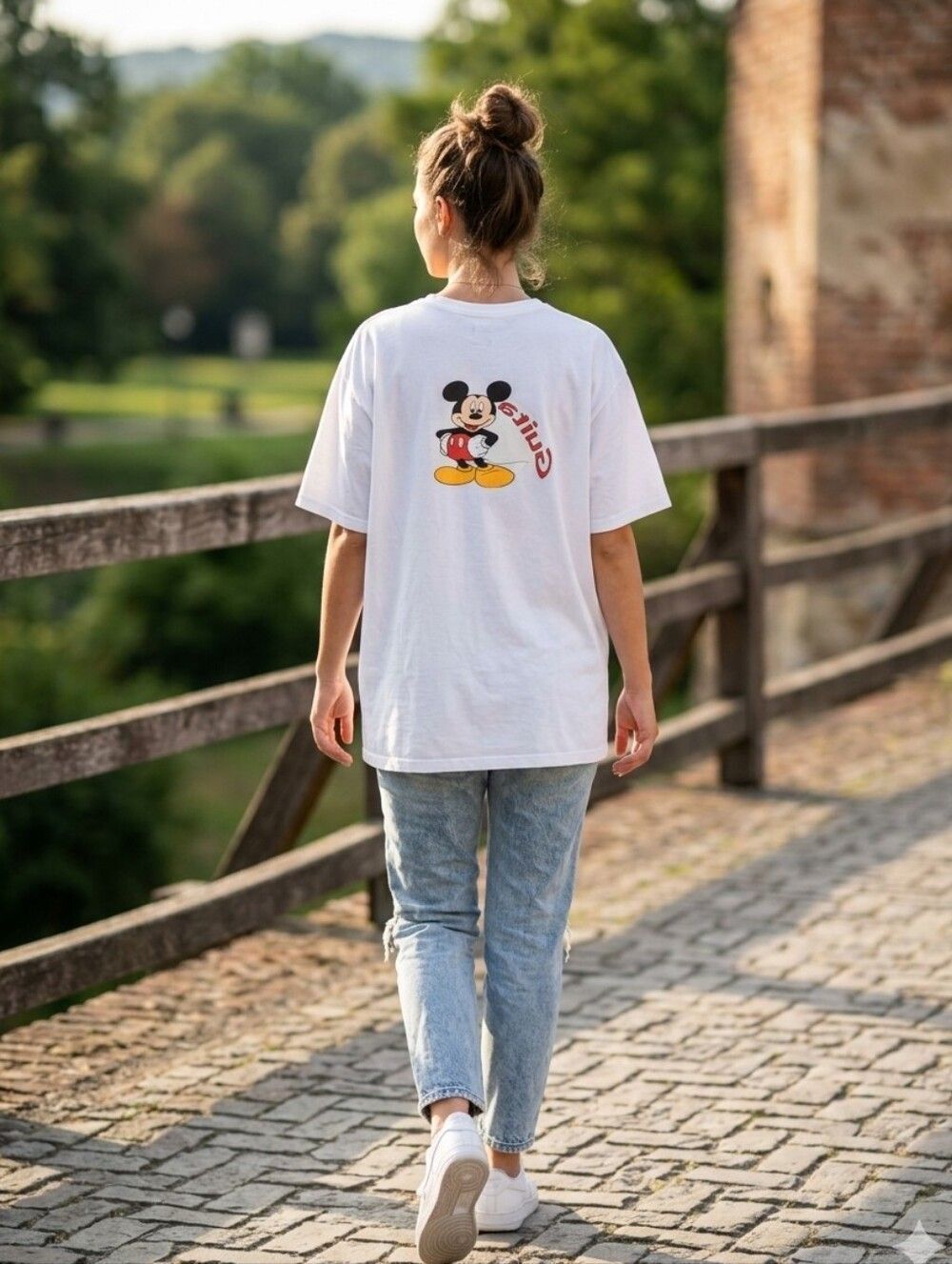 Vintage Disney Mickey Mouse White Graphic T-Shirt - Size XL Men/ Women